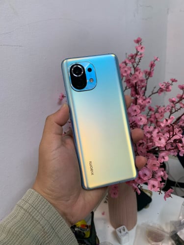 Mi 11 5G ram8/128G សំណុំស្អាត ដាន តិចៗ