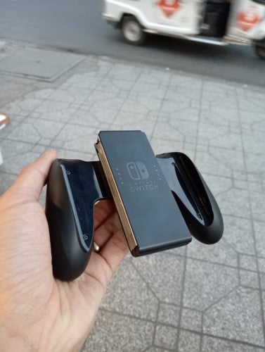 Official Nintendo HAC-011 Switch Joy Con Controller Comfort Grip