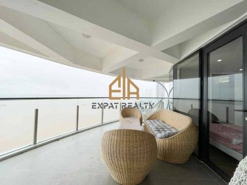 Spacious river front 2 bedroom condo for Rent