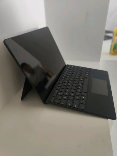 Surface Pro X SQ1