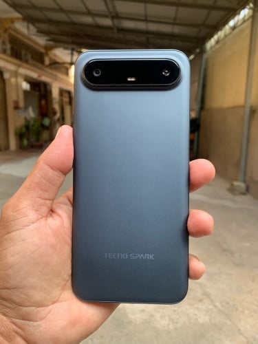 Techno Spark Slim 8g/256g​ (វៃដូរបាន)👉$185