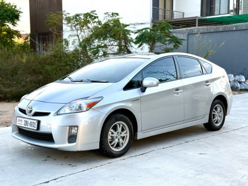 Toyata Prius 2011 Option 4 solar ឡានថ្មីតំលៃពិសេស15999$