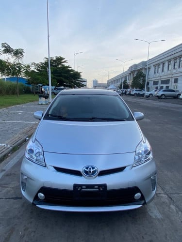 toyata prius 2012 option4 Deluxe sola