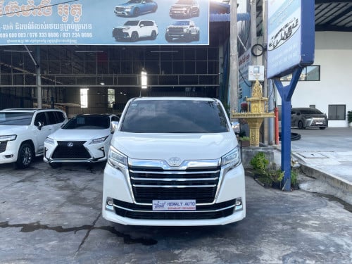 Toyota GRANVIA 2020 Premium Full Options•Specs arab  (diesel 2800cc)