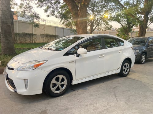 TOYOTA PRIUS 2012 ពណ៌កាមៃ - ម្ចាស់ដើម