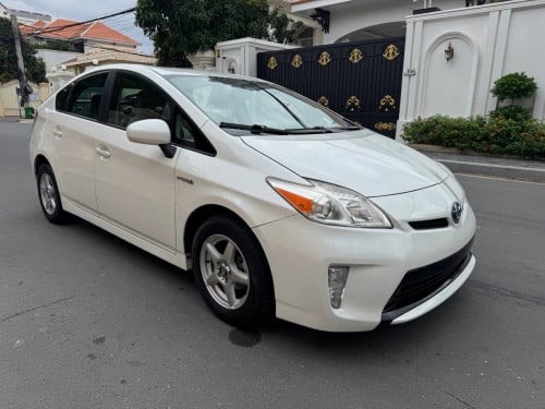 Toyota Prius 2013 ពណ៍ស option3