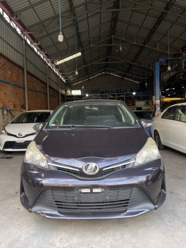 Toyota Vitz 015 ស្មាតឃី