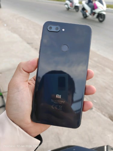 Xiaomi Mi8Lite Global Sim2នៅស្អាត 98%អេក្រង់ហ្សុិនច្បាស់ល្អ