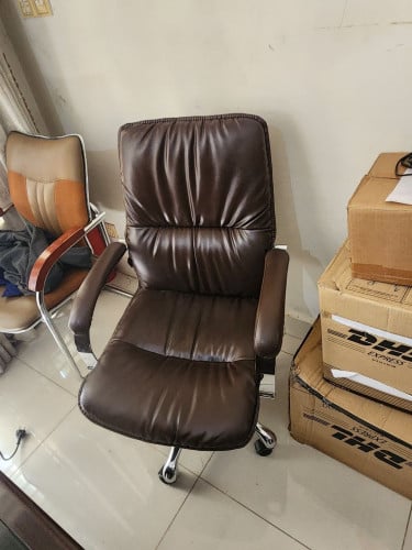 កៅអីអូហ្វីស