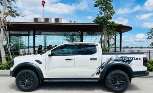 លក់023សាំងសិនមួយជុំប្រើបាន45000kmមានឃ្លុបហើយលក់ដូរសេរីឡាន