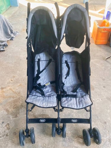 លក់រទេះរុញកូនភ្លោះបានពីរនាក់ តម្លៃ 100$ លេខ 0963008449 Telegram