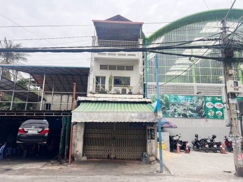 ផ្ទះសម្រាប់ជួល រកស៊ីបាននៅបឹងកេងកង3 | Shophouse for rent at BKK3