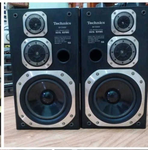 លក់បាស់មួយគូ 45$ ទាក់ទងតាម លេខ 010688003