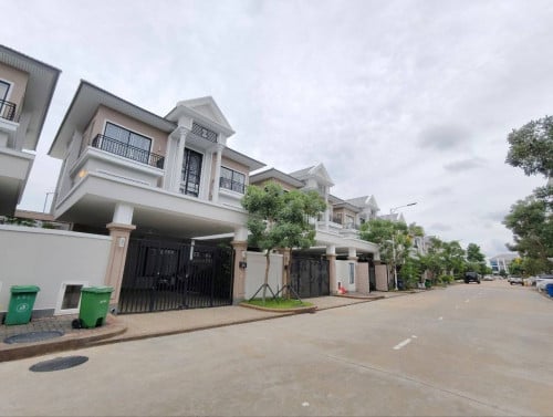វីឡាភ្លោះ A សម្រាប់ជួល l Twin B Villa for rent borey penghuot Bsnor, Eco