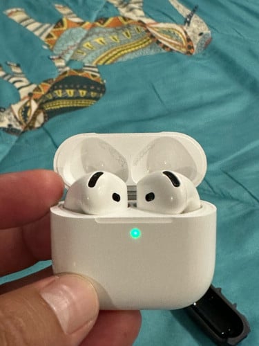 លក់កាស់ Airpod4 (ANC) 98% នៅ Warranty 8ខែ