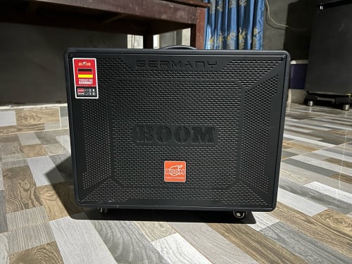 បាសលក់ ម៉ាក Boom idol88 សម្លេងអេម ថ្មកាន់ នៅសភាព99%