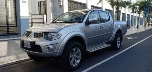 រថយន្តសម្រាប់ជួល Mitsubishi Triton 2015 Daily, Weekly, Monthly, Yearly