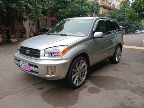 លក់ឡានស្អាតអត់បុក RAV4L ឆ្នាំ2002 ប៉ុង1 ហ្វ្រាំងABS ដំបូលបិតបើក តំលៃលក់ 8300$ មកមុនបានមុន