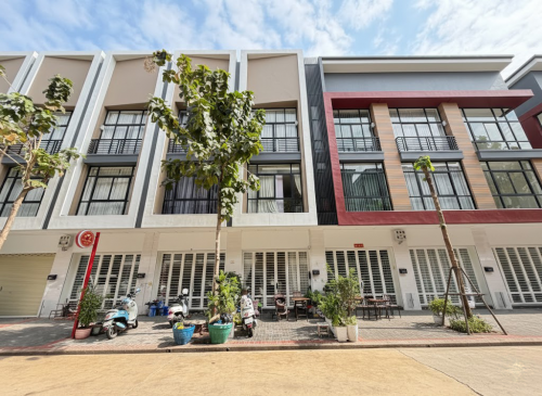 ផ្ទះអាជីវកម្មសម្រាប់ជួល | Shophouse for Rent
