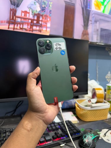 13Pro max 128g ឆ្នូត ១ សរសៃ