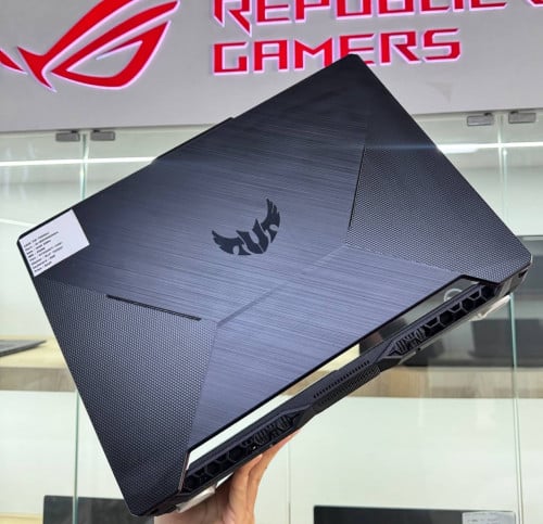 ASUS TUF FX506/i5-10th/16GB/512GB/GTX1650/15.6”(144hz)/RGB