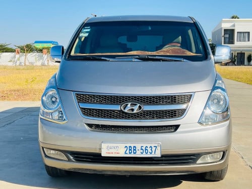 Hyundai Starex HVX 2011