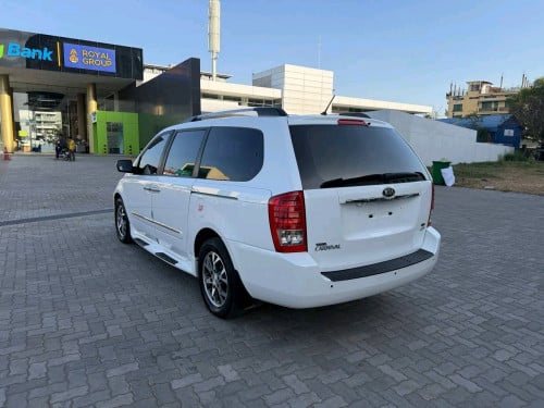 Kia carnival 2013full option