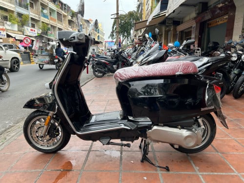 LAMBRETTA V200 សេរី2021