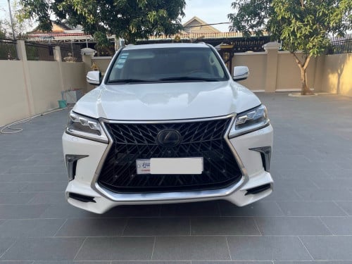 LX450d ឆ្នាំ2016 មានស្លាយតាបឡូ