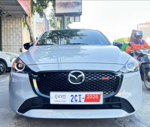 Mazda 2 2026 Full Option 1000km