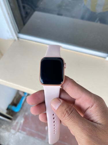 Original iwatch S6 40mm gold 99% new