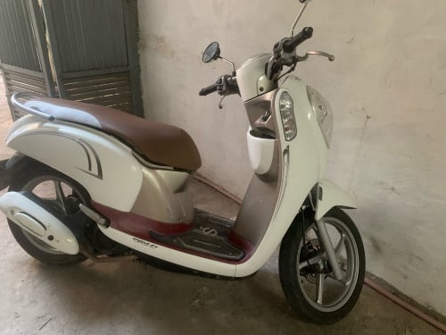 Scoopy I ឆ្នាំ2016 ម្ចាស់ជិះធ្វេីការរាល់ថ្ងៃ