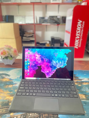 Surface Pro 6 មួយទឹកជប៉ុន