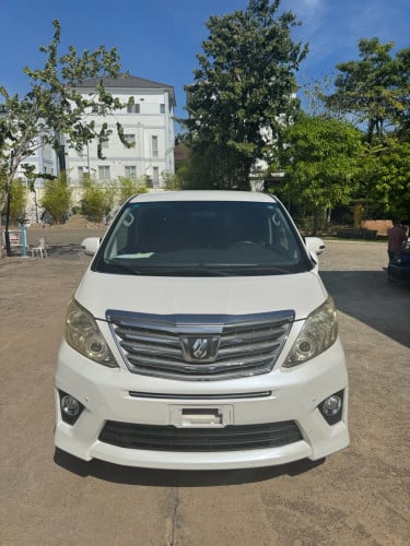 Toyota Alphard 2012 ពណ៍ស ក្នុងខ្មៅ