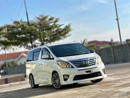 TOYOTA ALPHARD 2012