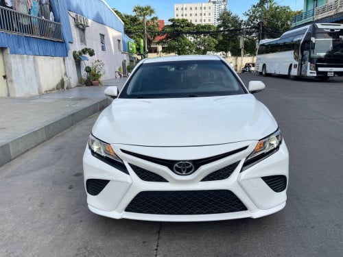 Toyota Camry SE ឆ្នាំ 2018 ក្រដាសពន្ធ