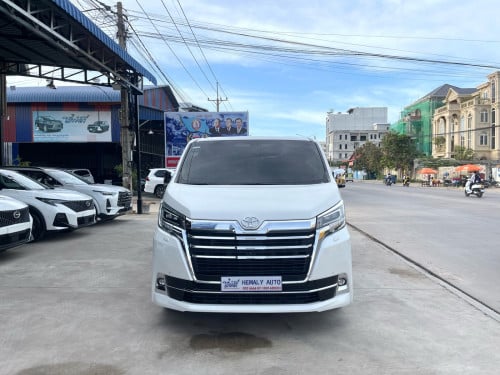 Toyota GRANVIA 2020 Premium Full Options•Specs arab  (diesel 2800cc) •  ម្ចាស់ដើម ១ម្ចាស់