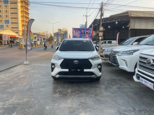 toyota VELOZ 2025 ម្ចាស់ដើមទីមួយទិញថ្មីក្រុមហ៊ុន ប្រើបាន 12000km ឡាននៅសាណុំទាំងអស់ដូចថ្មីខ្លាញ់គោ