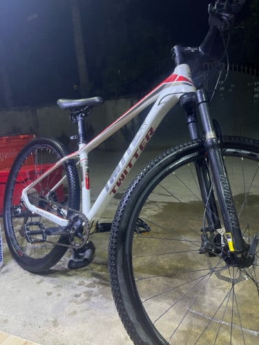 Twitter Black hark pro Size M 29 1XX$ ស្តើងទេបងៗ លក់មិនមានពេលជិះ