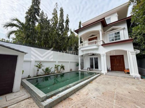 Villa 4 bedroom For Rent