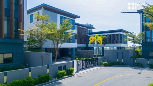 Villa near Aeon 3 open for sale