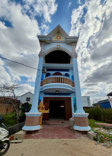 ផ្ទះល្វែងដេគ័រស្អាត ត្រូវការលក់បន្ទាន់ ក្នុងខ័ណ្ឌកំបូល ភ្នំពេញ