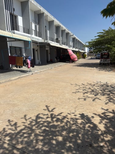 ផ្ទះលក់បុរីឡេង ណាវ៉ាត្រា