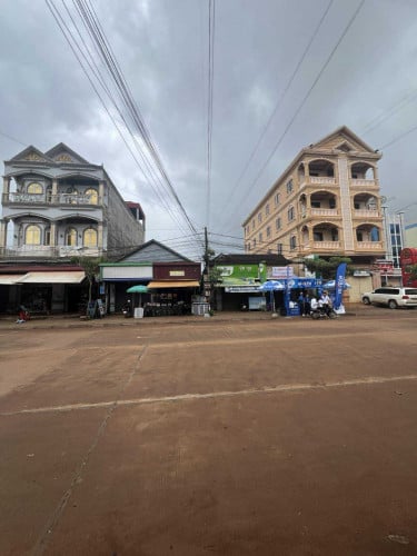 ដីសម្រាប់លក់ នៅកណ្តាលក្រុងបានលុង ខេត្តរតនគិរិ