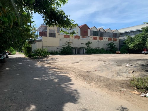 ដីលក់ក្រោយសាលាបឋមសិក្សាភ្នំពេញថ្មី