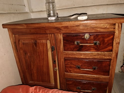 ទូក្បាលគ្រែឈើធ្នង់សុទ្ធ