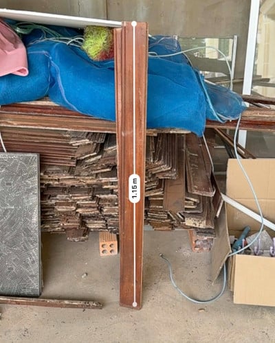 បន្ទះឈេីបេង សំរាប់បិតតាមជញ្ជាំង