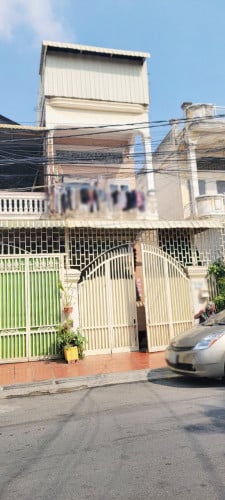 ផ្ទះល្វែងខាងសម្រាប់លក់បន្ទាន់នៅសំណង់12