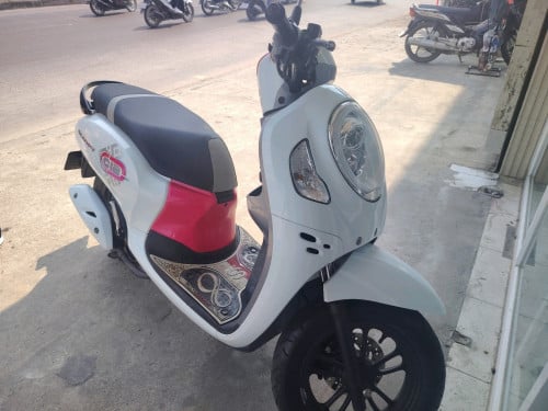 ឆ្នាំ​2023 ជិះផ្ទាល់ លក់1900$