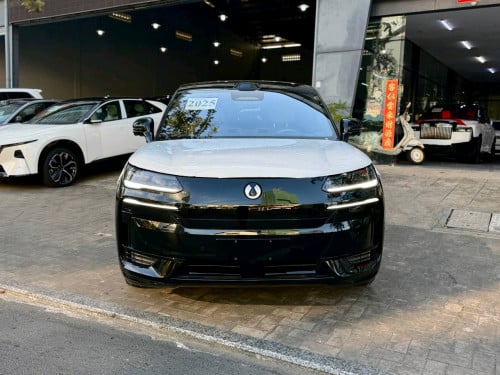   2025 Denza N9 Flagship Edition (Plugin Hybrid)